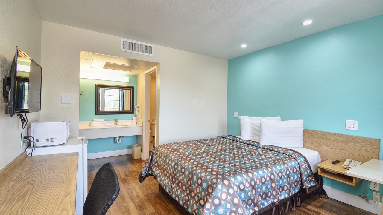 Photo of Bedroom in Buttonwillow