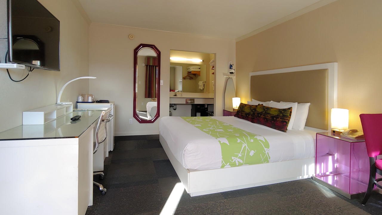 Photo of Bedroom in Marina District