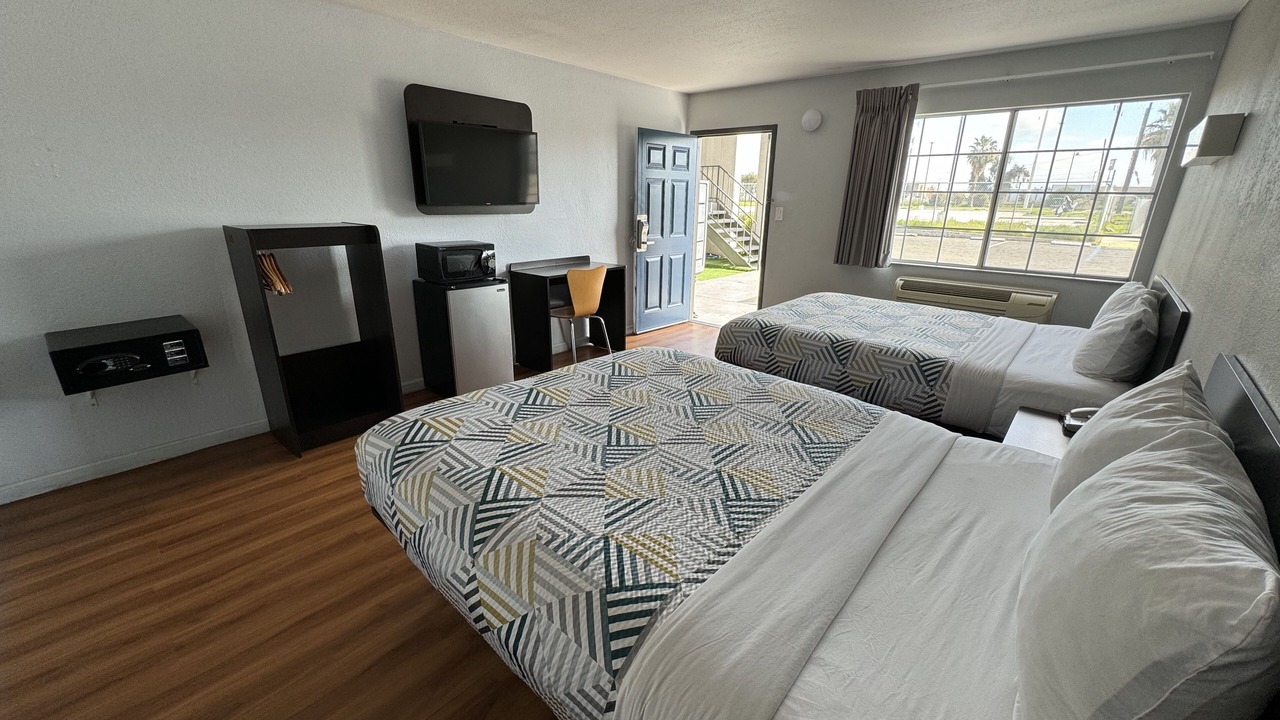 Photo of Bedroom in Delano