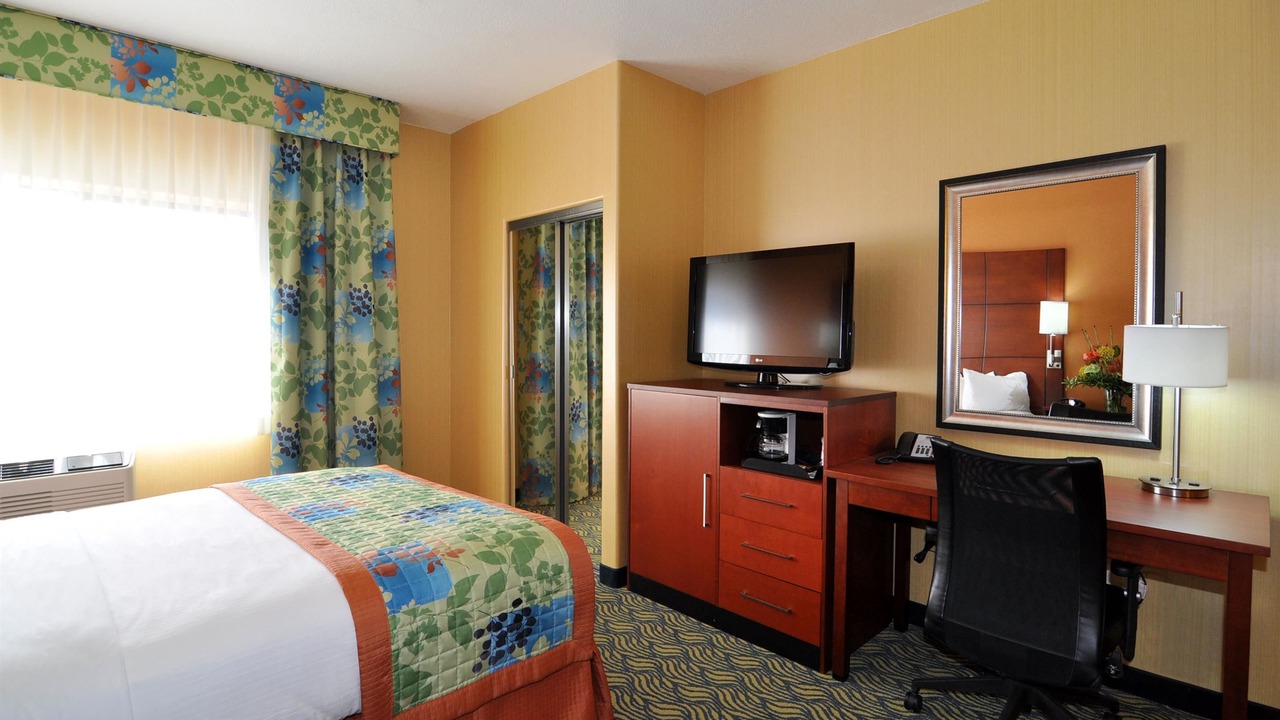 Photo of Bedroom in Raisin