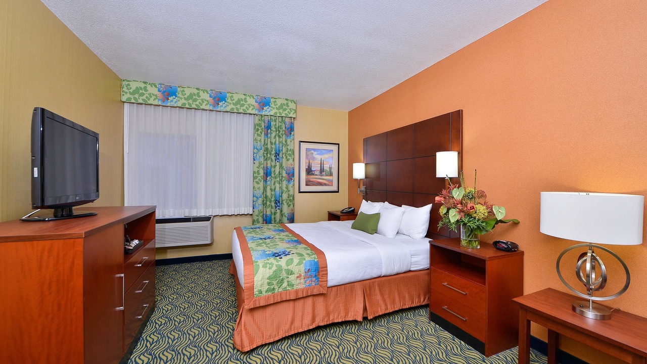 Photo of Bedroom in Raisin