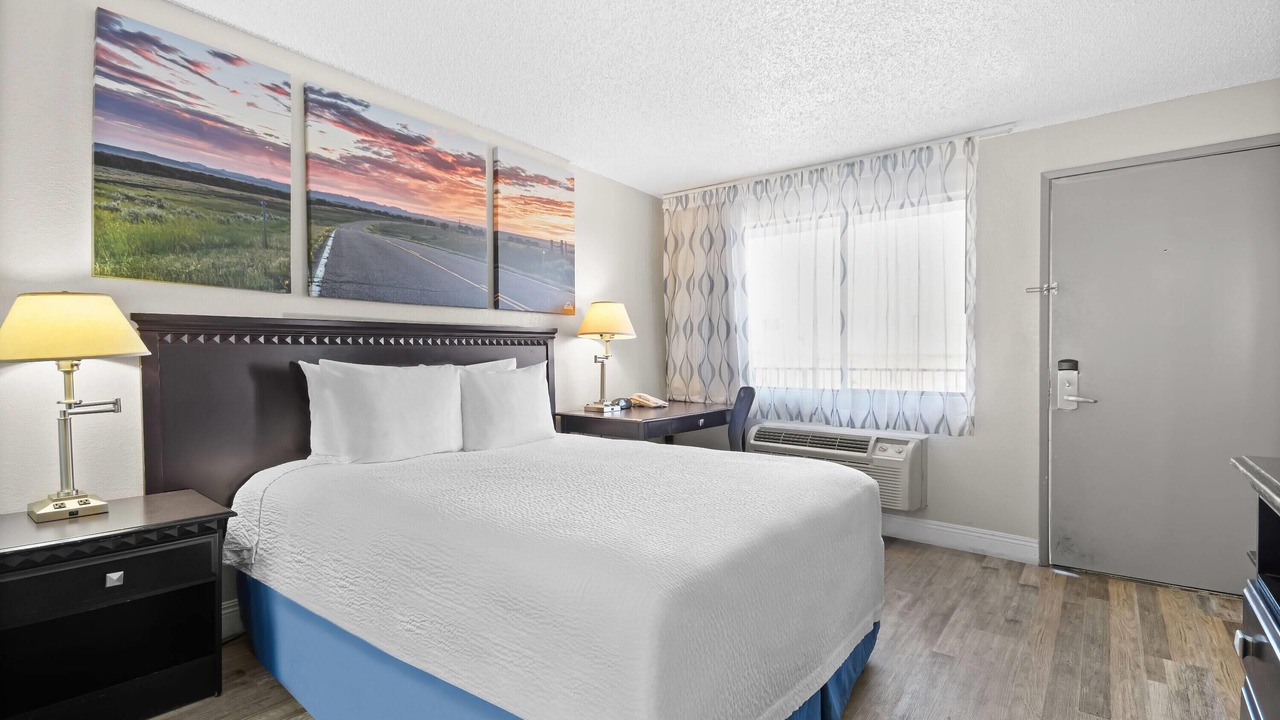 Photo of Bedroom in Lost Hills