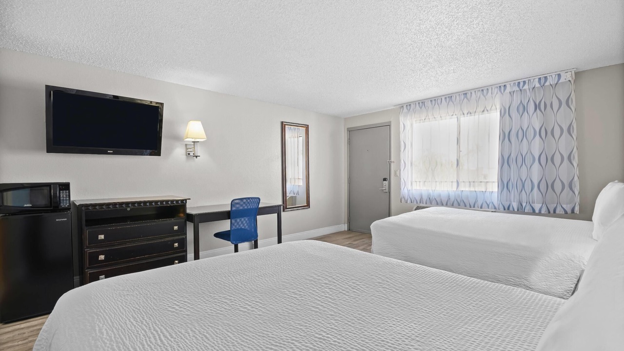Photo of Bedroom in Lost Hills