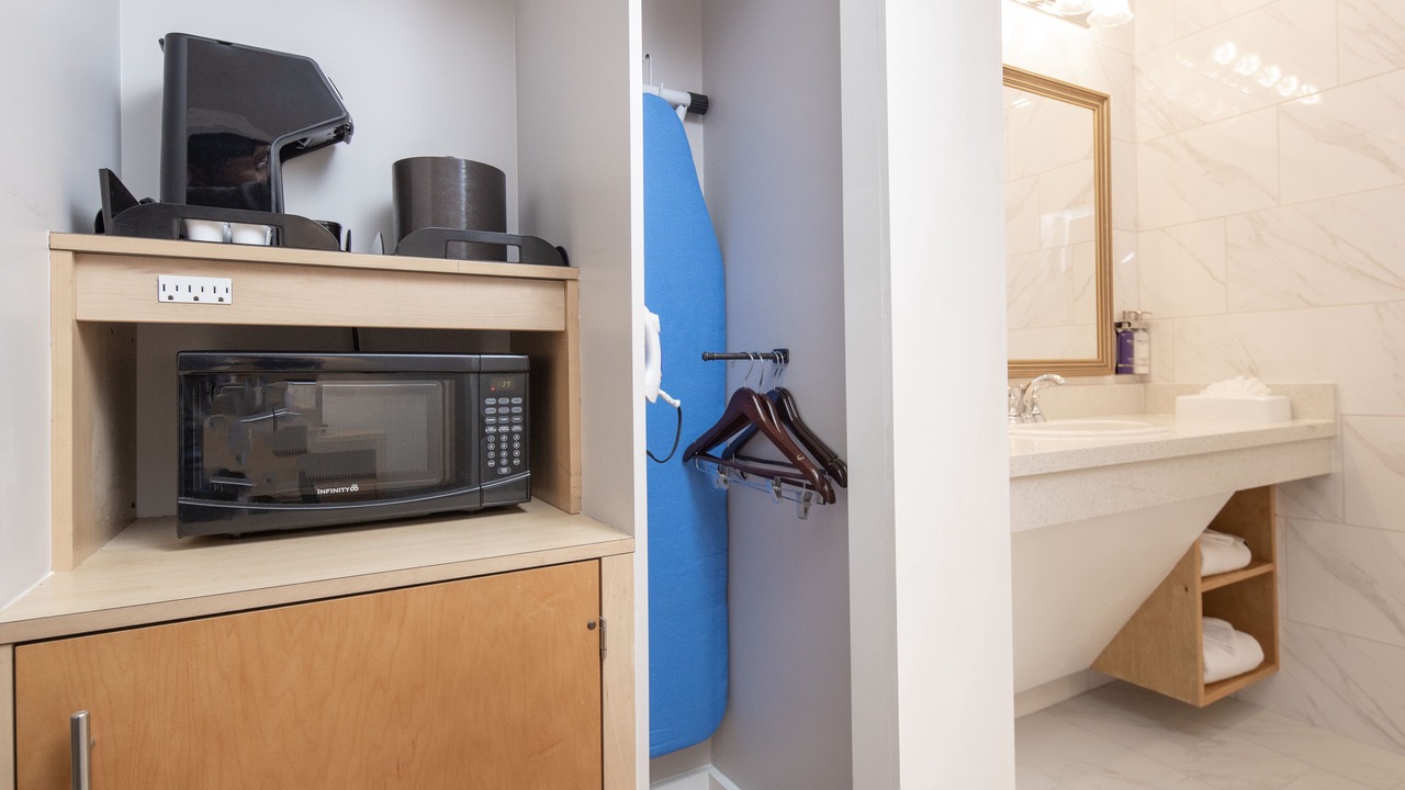 Photo of Bedroom in Millbrae