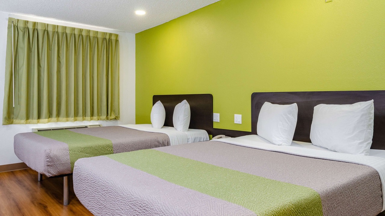 Photo of Bedroom in Raisin