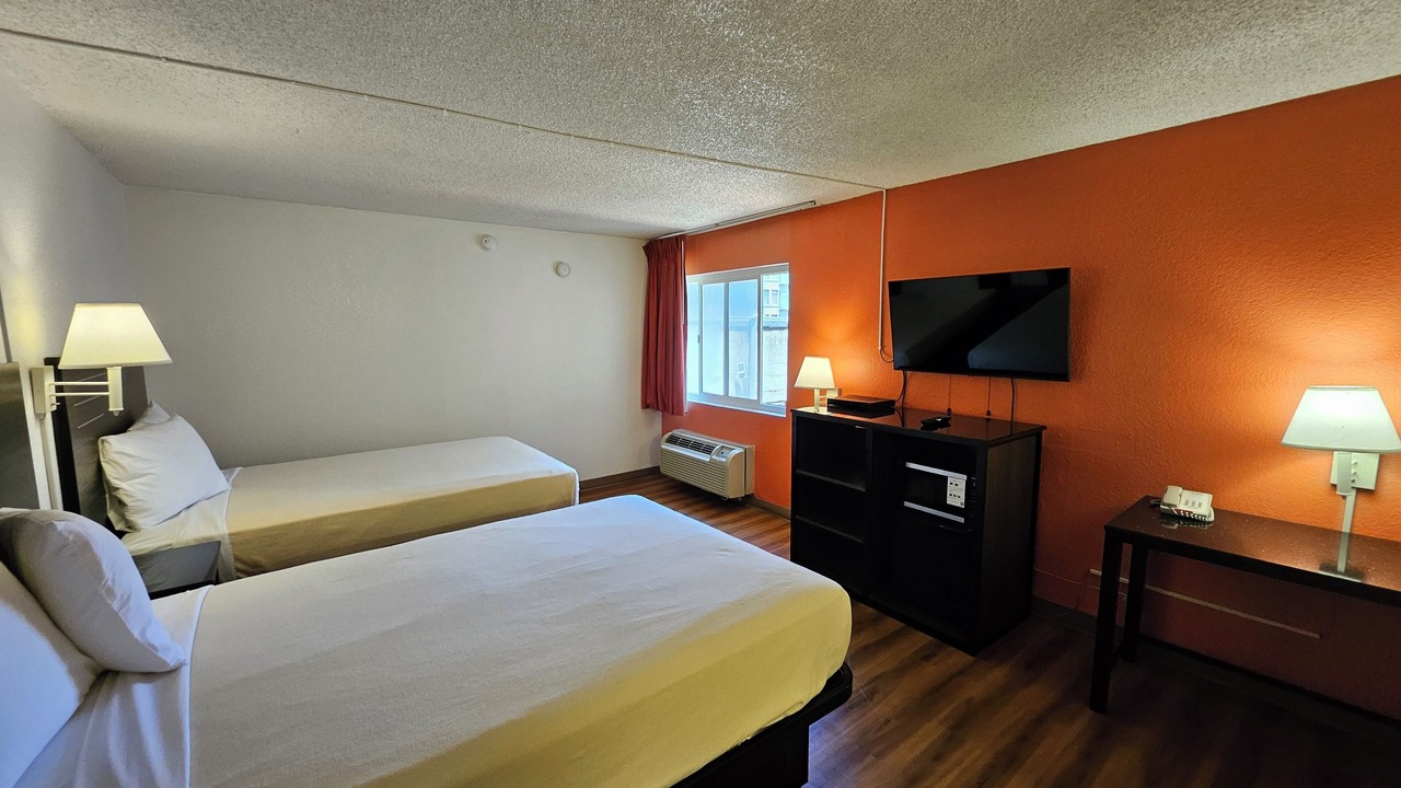 Photo of Bedroom in Theater District