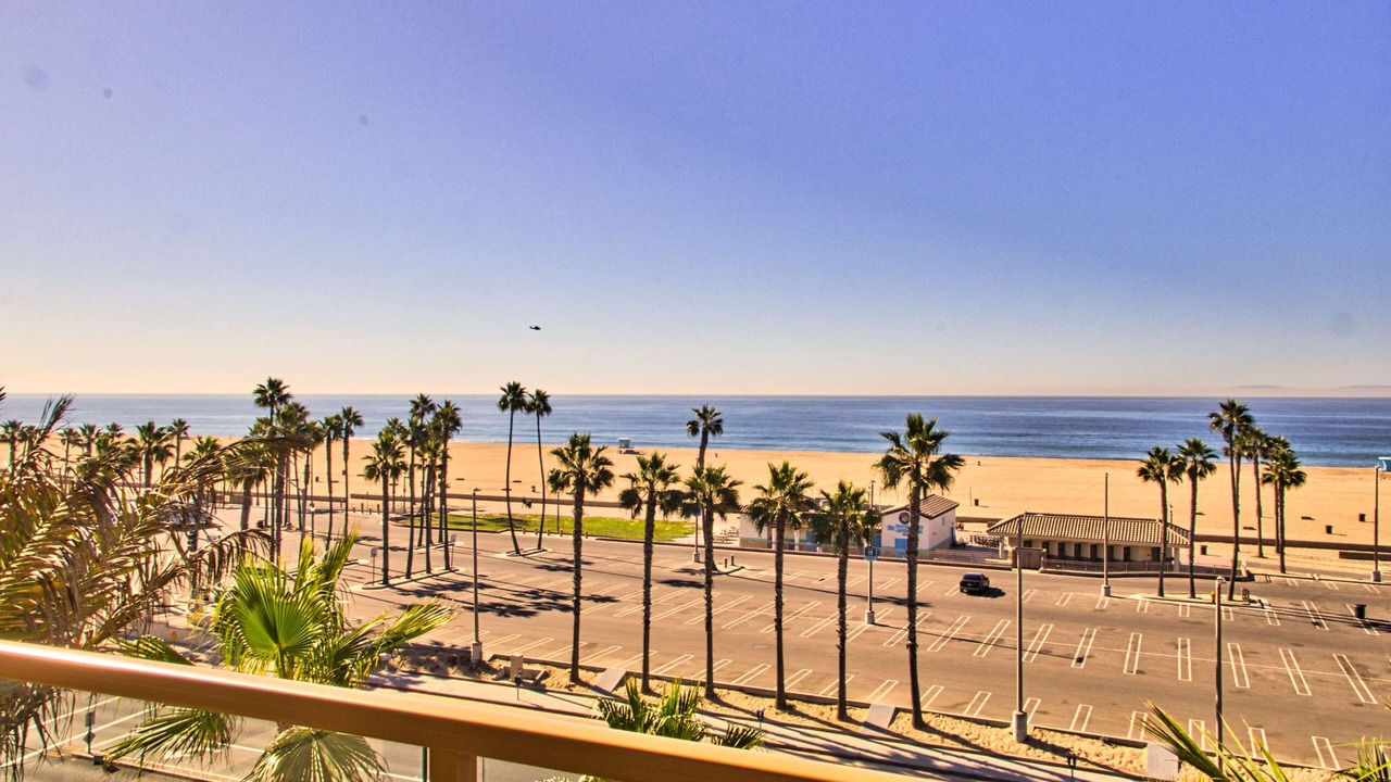 Photo of Bedroom in Huntington Beach