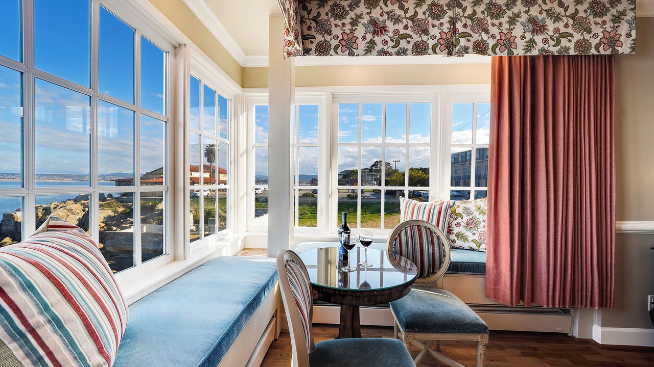 Photo of Livingroom in Monterey
