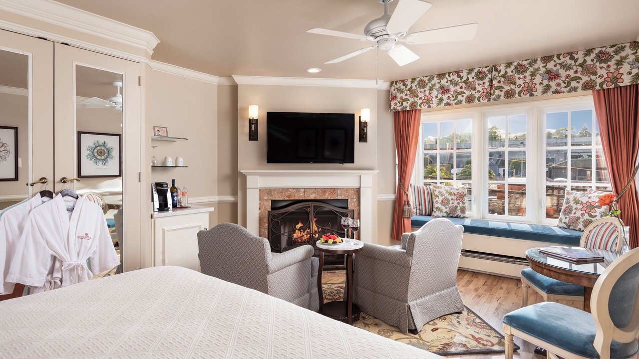 Photo of Livingroom in Monterey