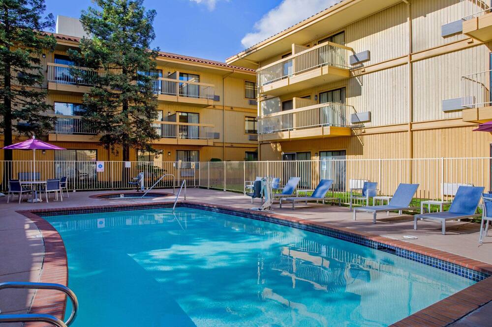 Photo of Outdoor in Hayward