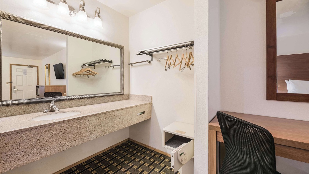 Photo of Bedroom in King City