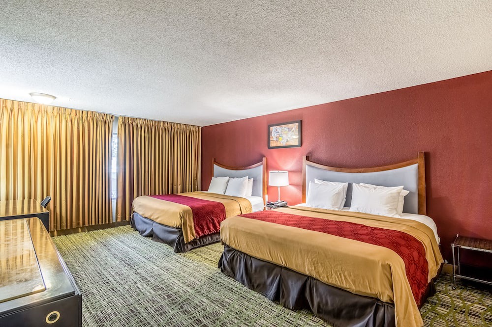 Photo of Bedroom in Raisin