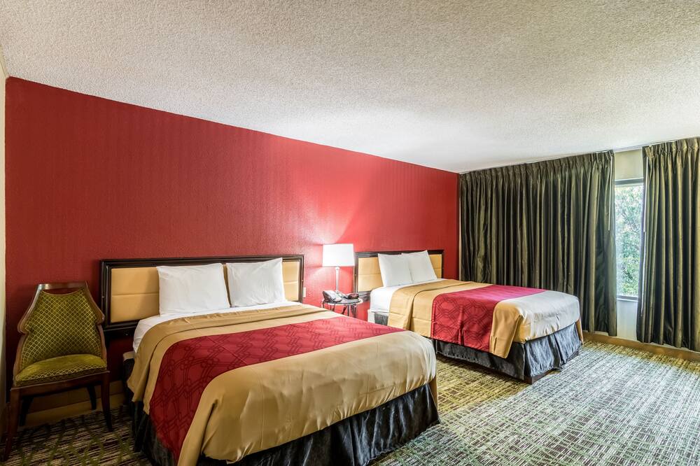 Photo of Bedroom in Raisin