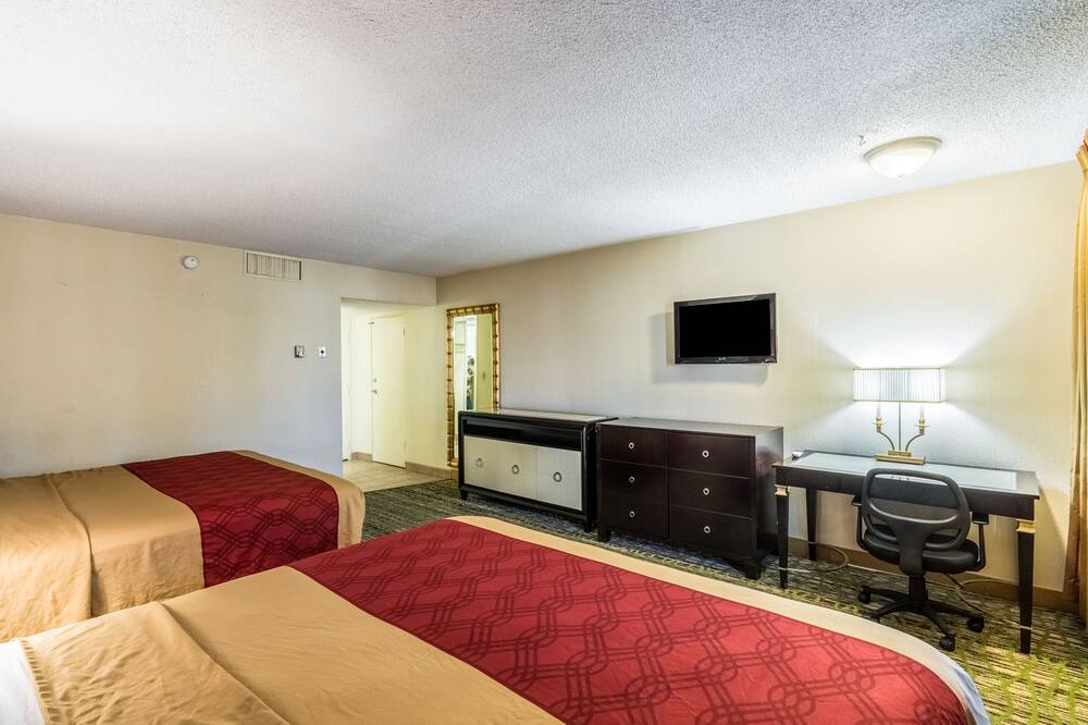 Photo of Bedroom in Raisin