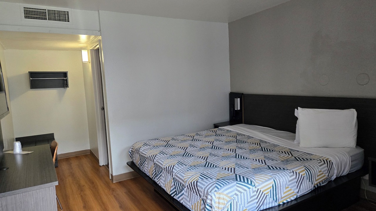 Photo of Bedroom in Tracy