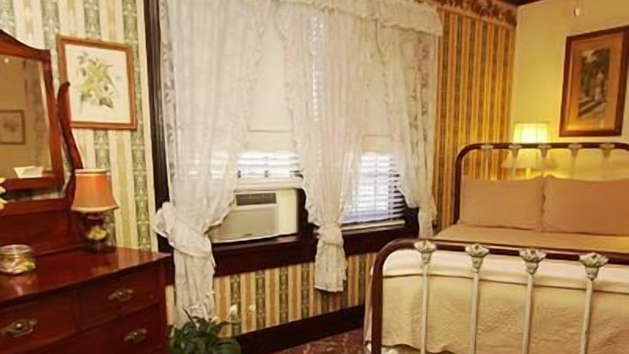 Photo of Bedroom in Jamestown