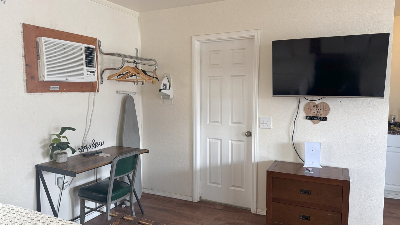 Photo of Bedroom in Wofford Heights