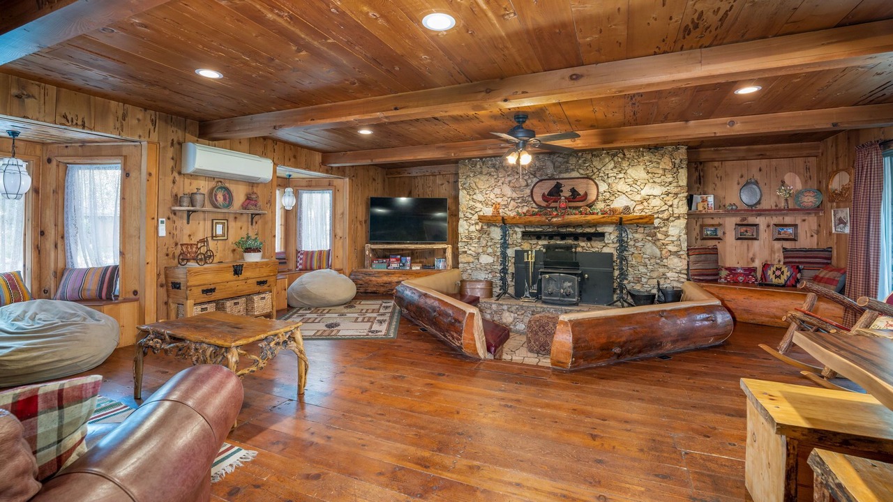 Photo of Livingroom in Wishon