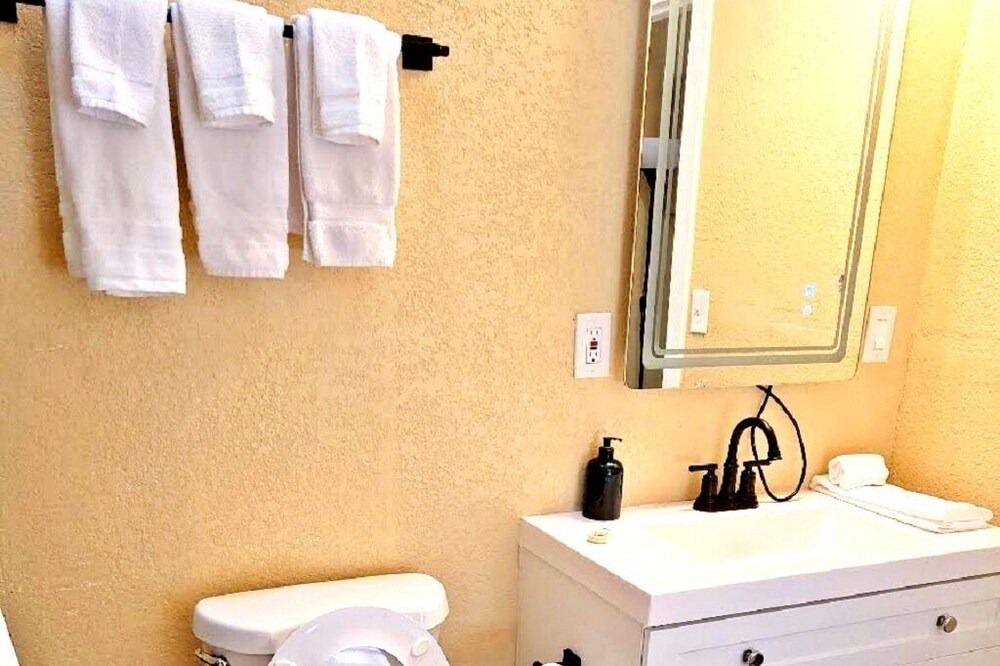 Photo of Bathroom in Ralph Bunche