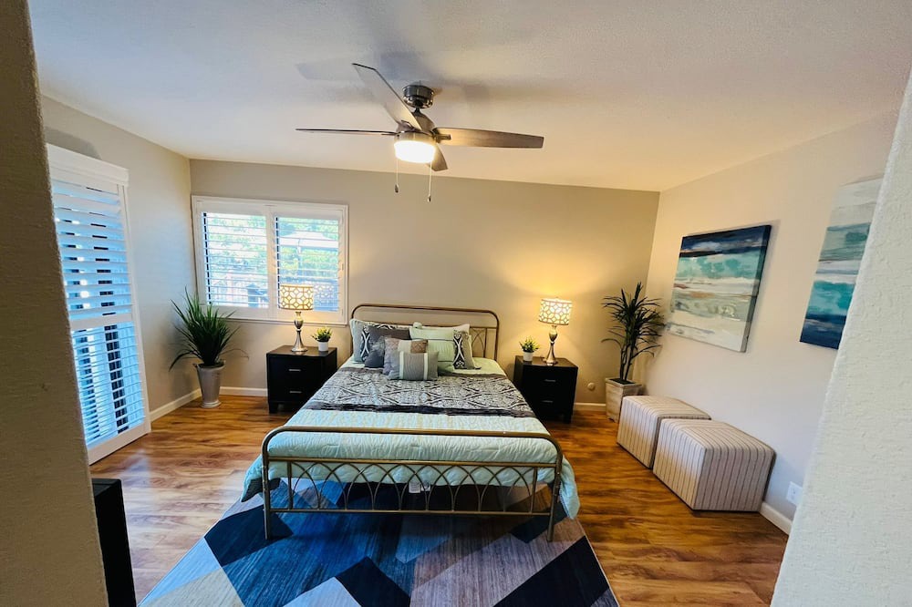 Photo of Bedroom in Orangevale