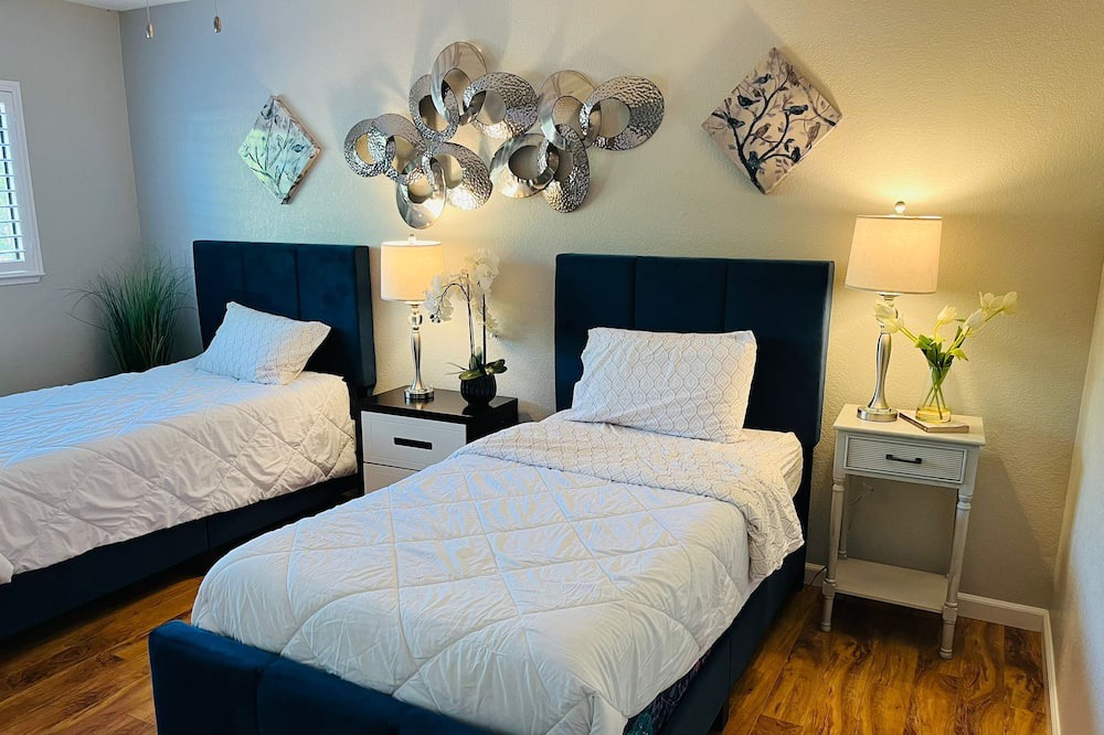 Photo of Bedroom in Orangevale