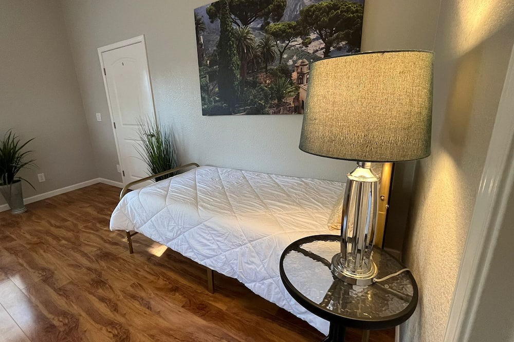 Photo of Bedroom in Orangevale
