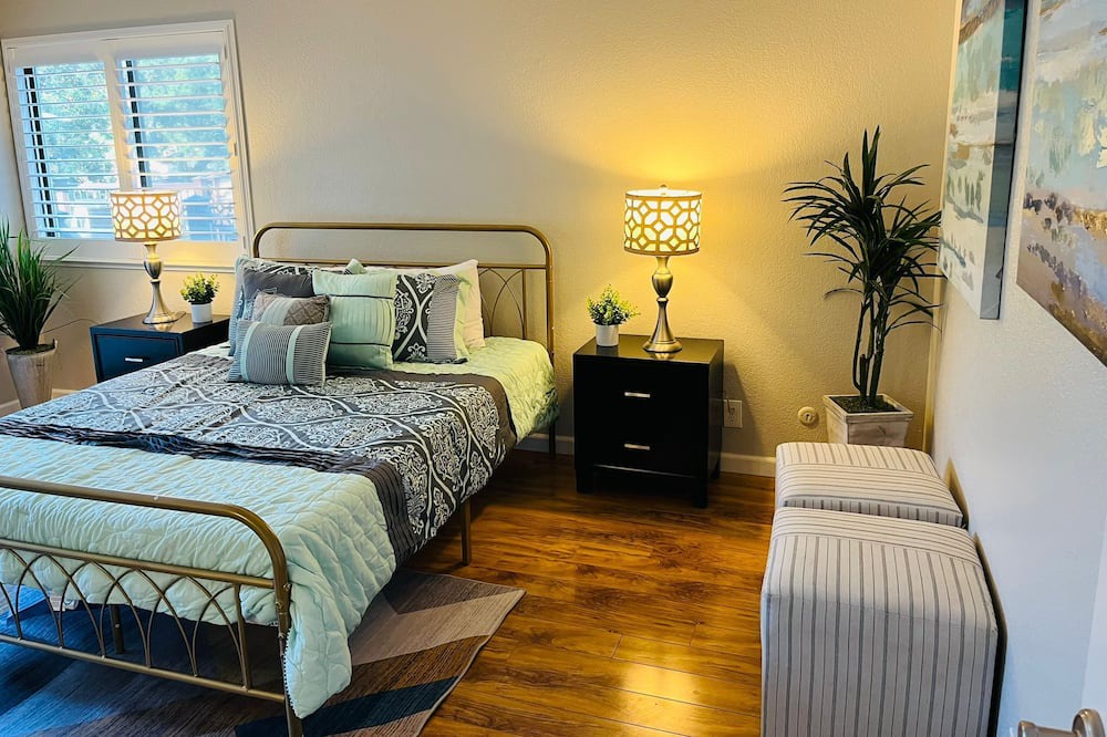 Photo of Bedroom in Orangevale