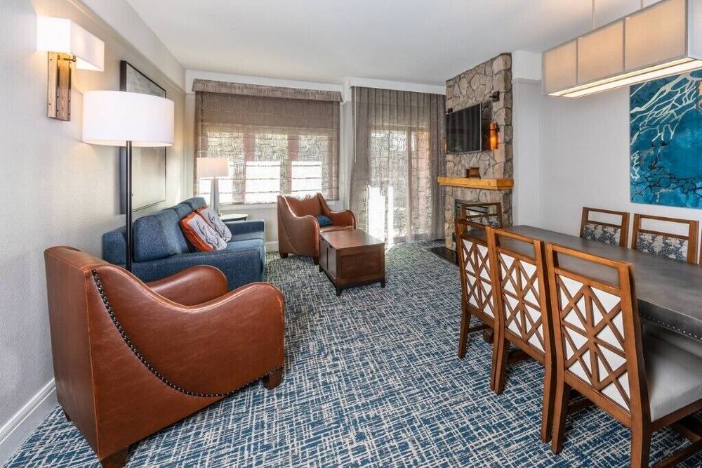 Photo of Livingroom in Stateline