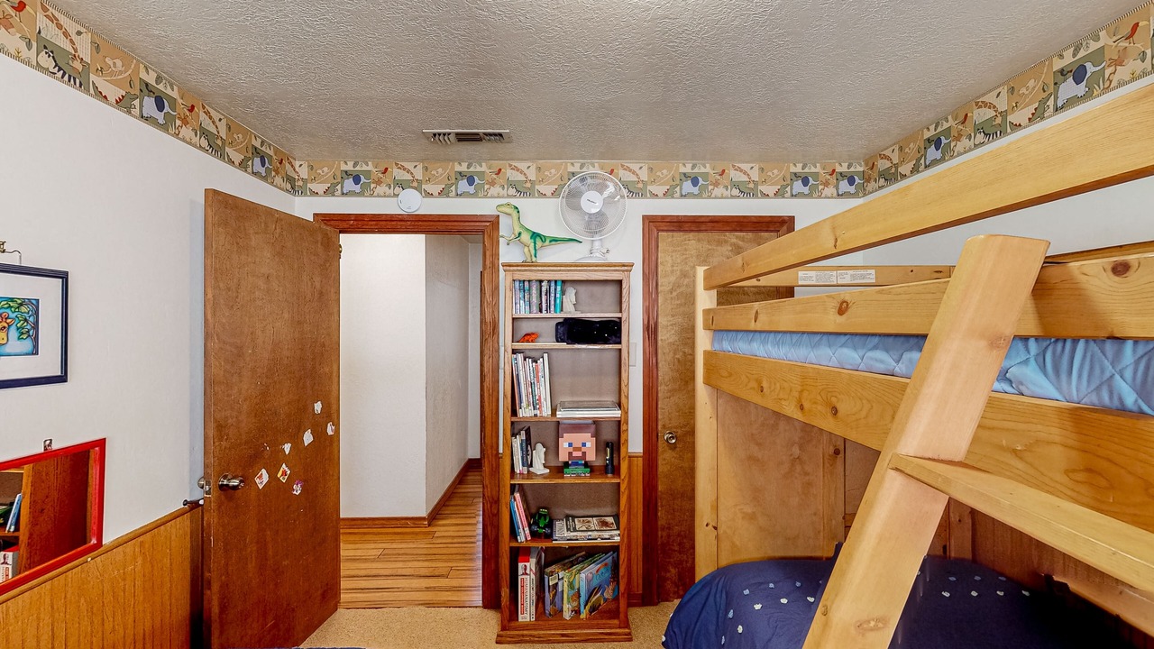 Photo of Livingroom in Jamestown