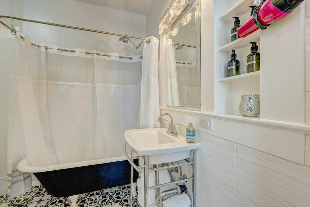 Photo of Bathroom in Midtown