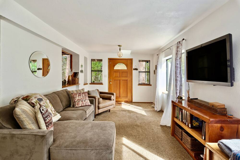 Photo of Livingroom in Groveland