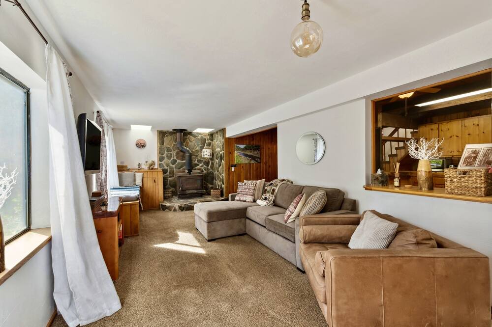 Photo of Livingroom in Groveland