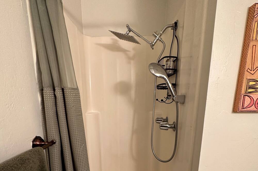 Photo of Bathroom in Bijou Park