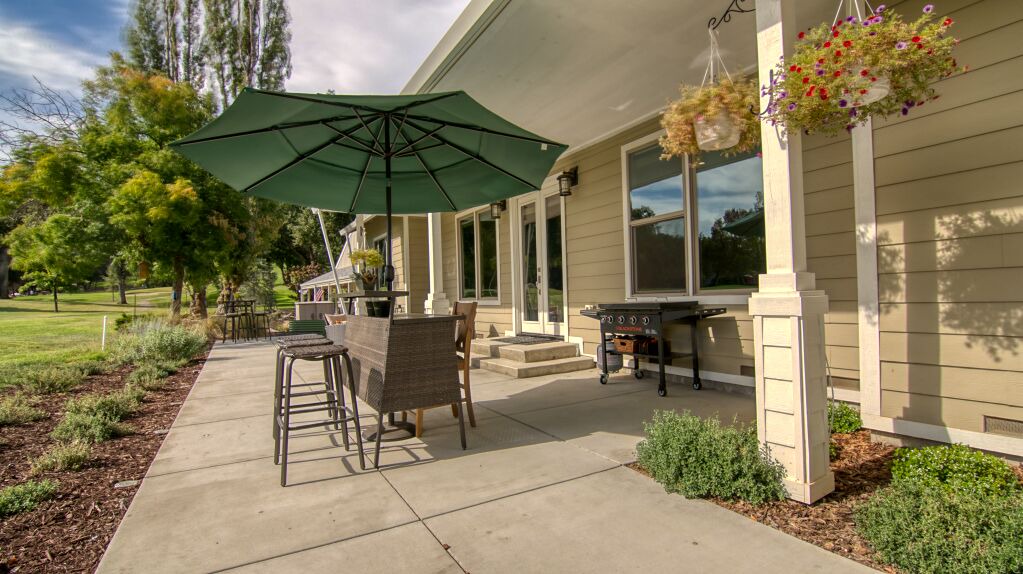 Photo of Outdoor in Groveland