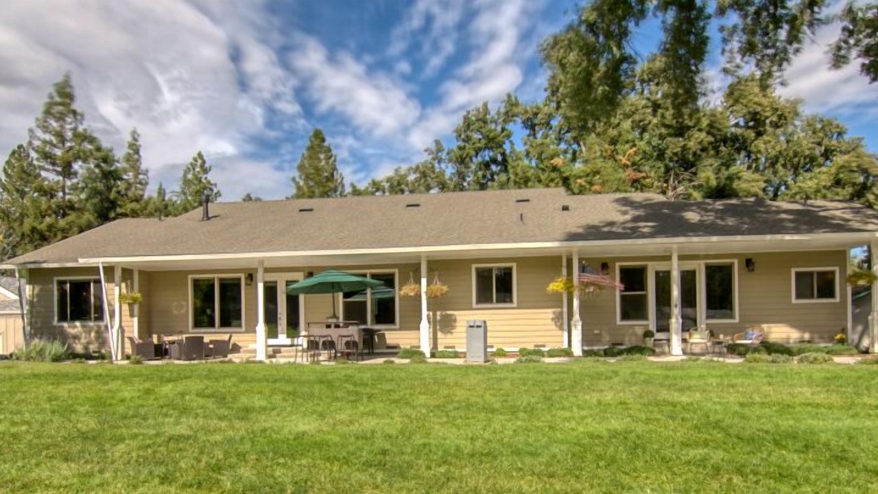 Photo of Outdoor in Groveland