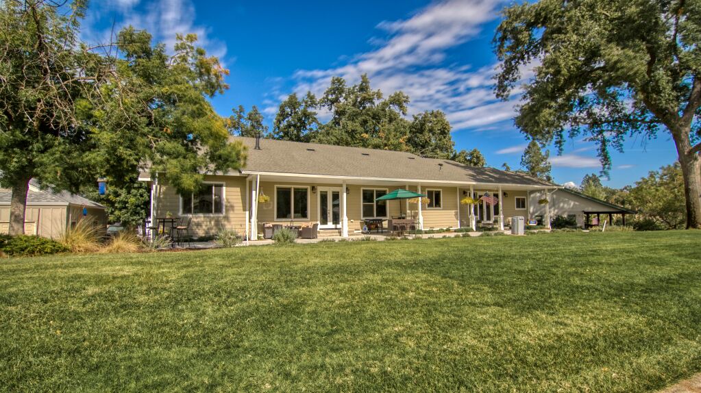 Photo of Outdoor in Groveland