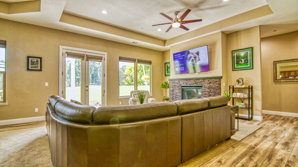 Photo of Livingroom in Groveland