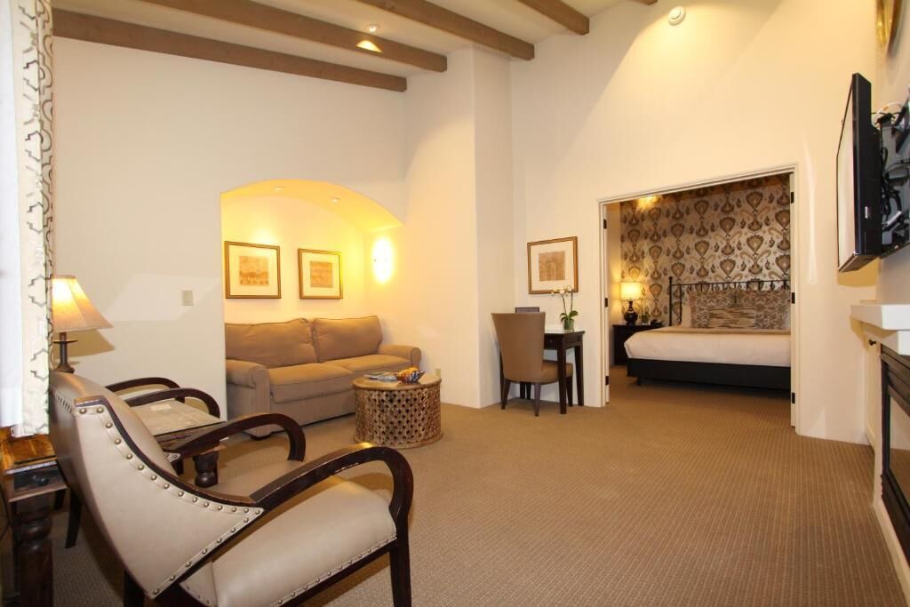 Photo of Livingroom in Golden Rectangle