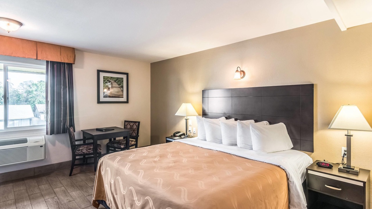 Photo of Bedroom in Bakersfield