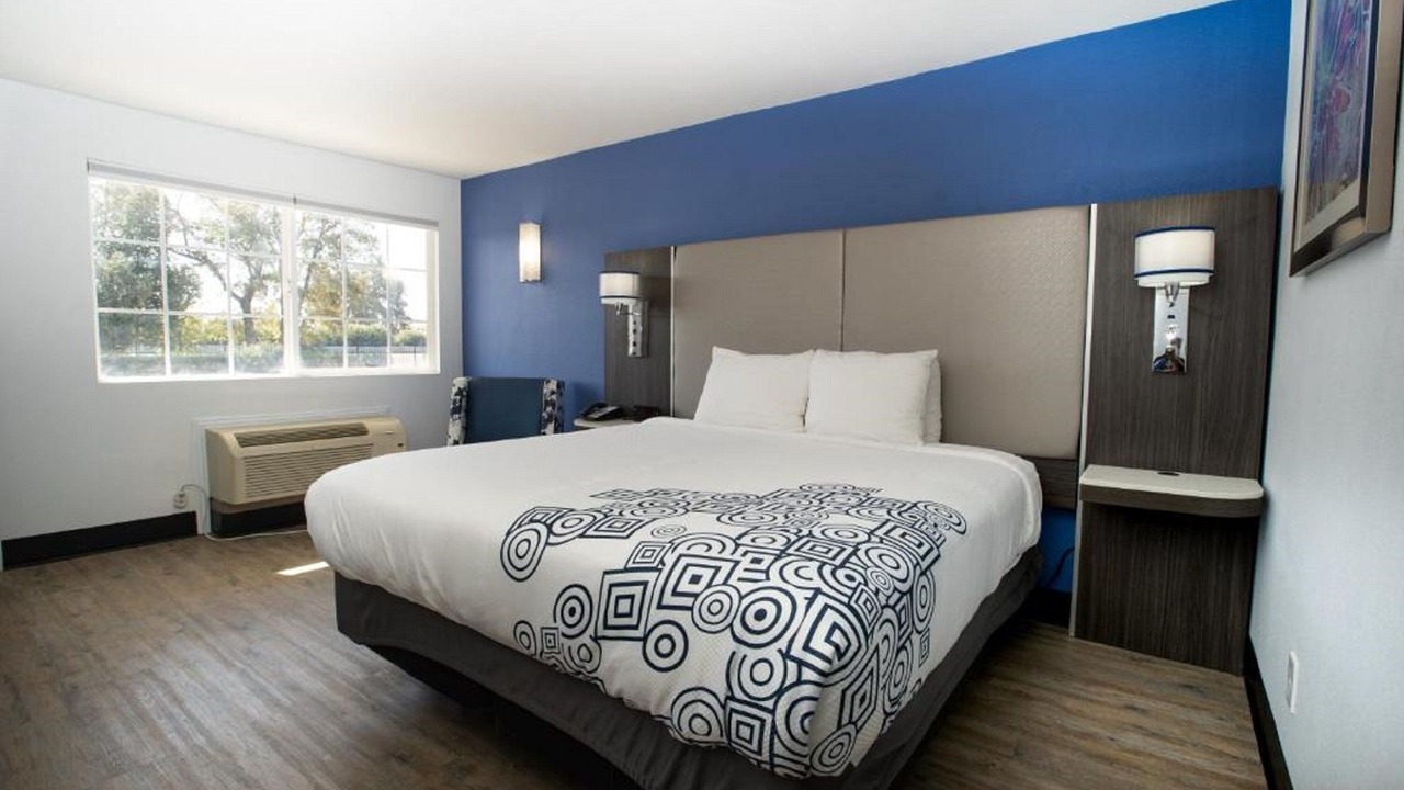 Photo of Bedroom in Woodlake