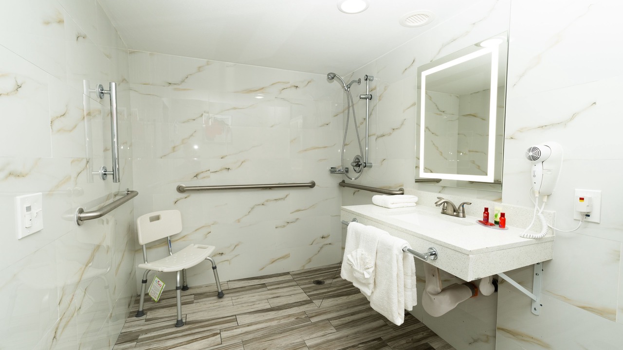 Photo of Bathroom in Woodlake