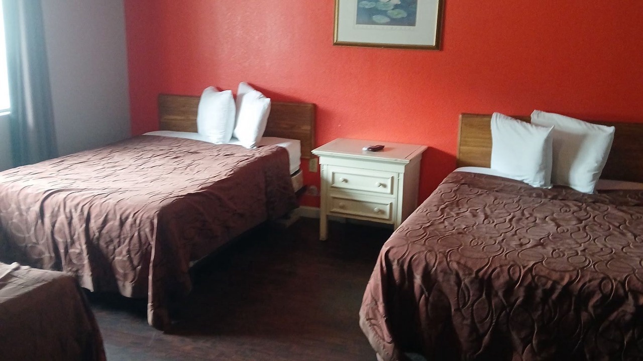 Photo of Bedroom in Coalinga