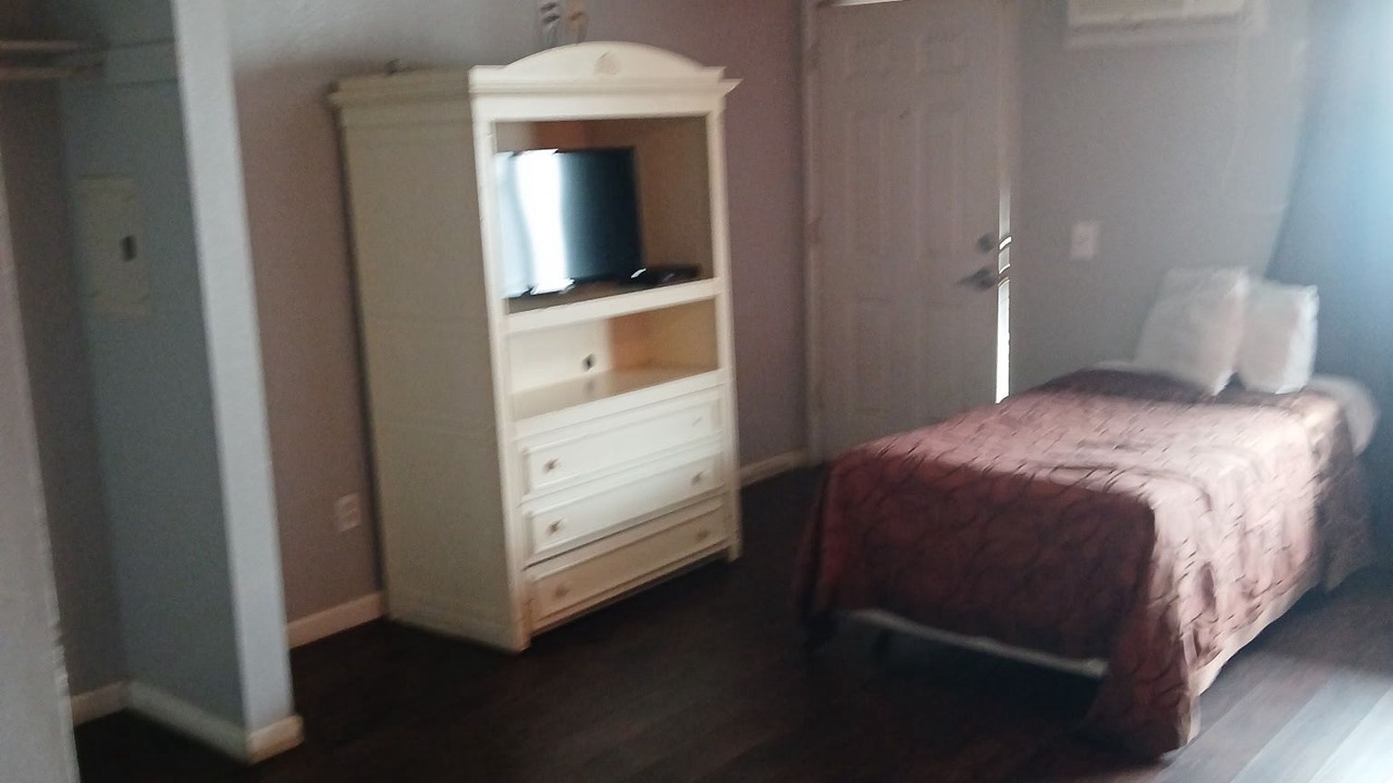 Photo of Bedroom in Coalinga