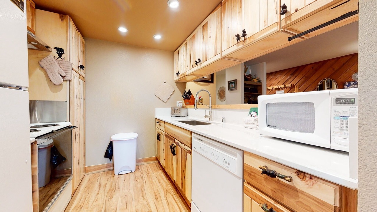 Photo of Kitchen in Mammoth Lakes