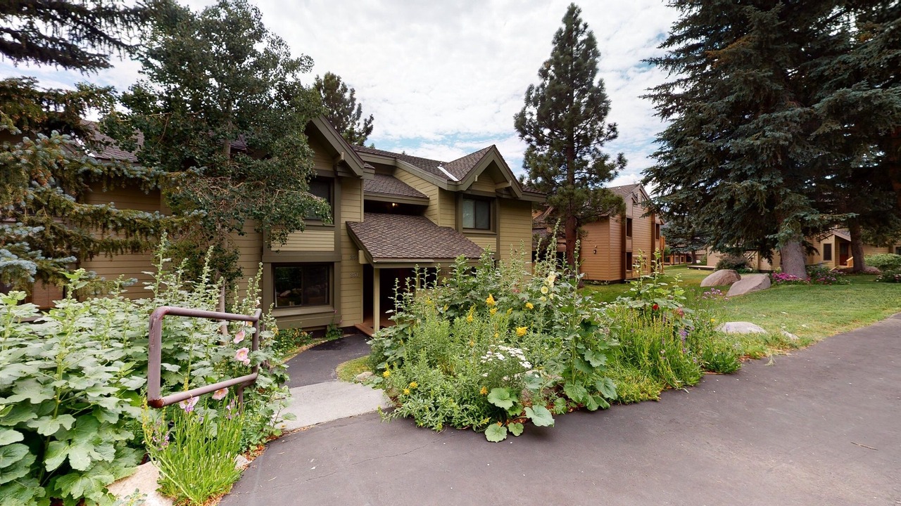 Photo of Outdoor in Mammoth Lakes
