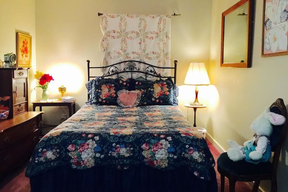 Photo of Bedroom in Jamestown