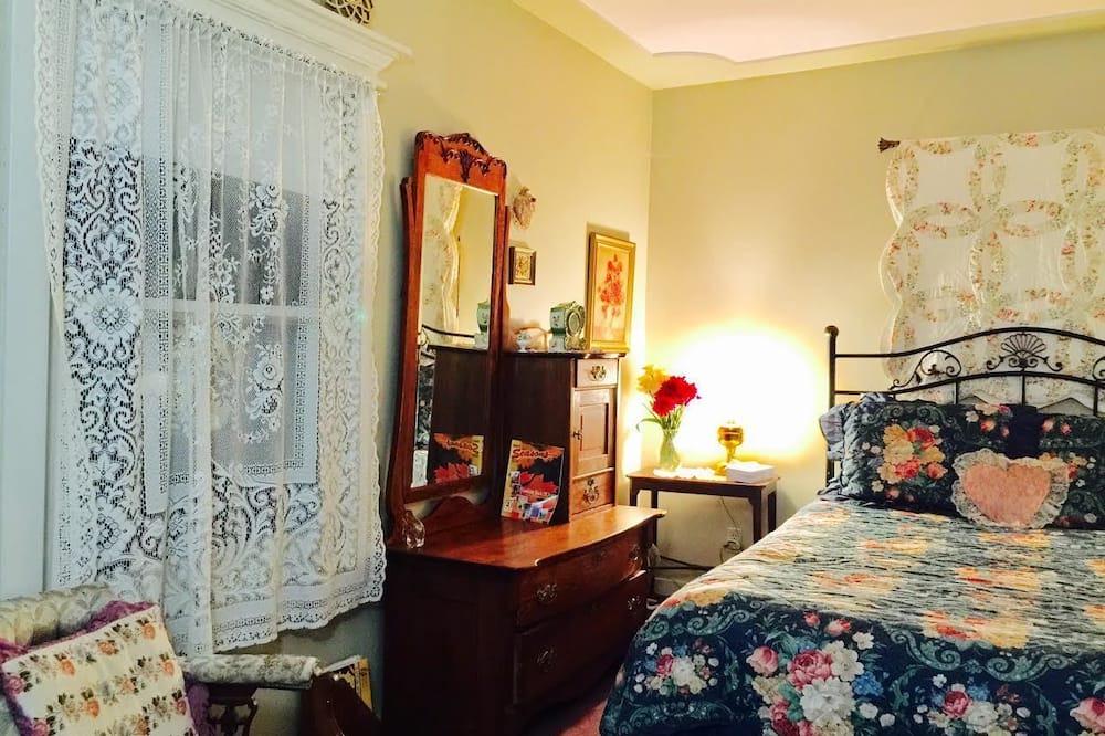Photo of Bedroom in Jamestown