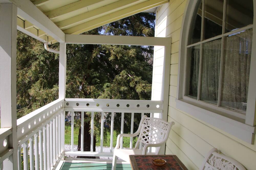 Photo of Patio Balcony in Jamestown