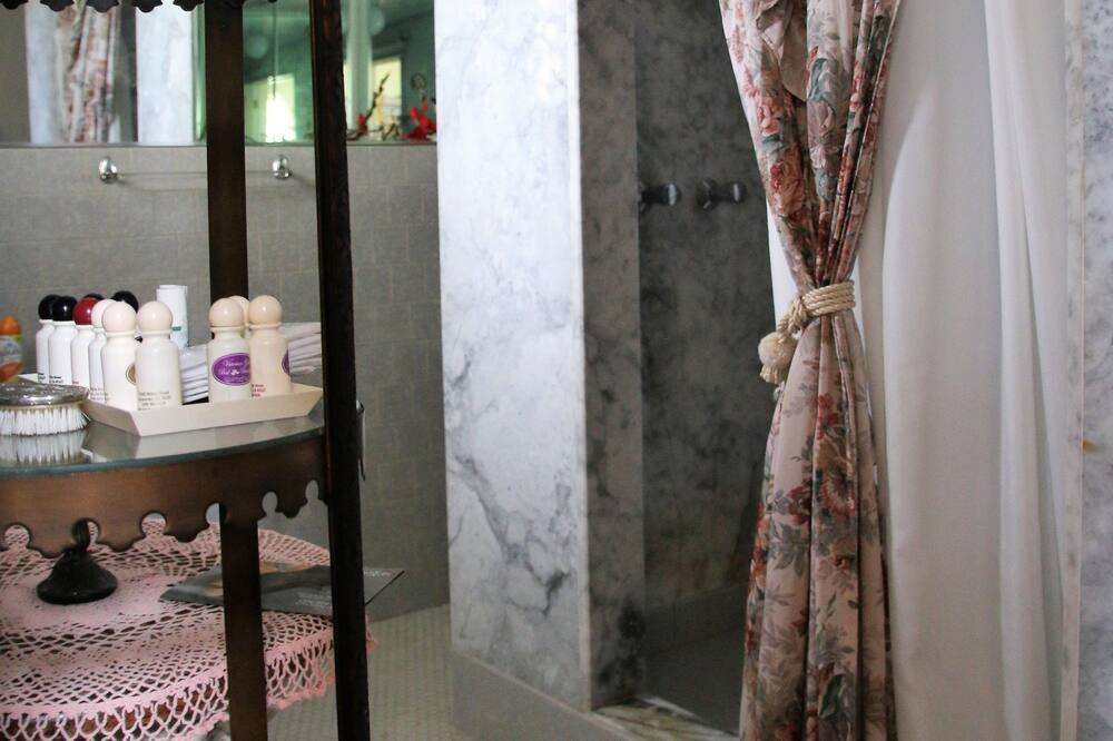 Photo of Bathroom in Jamestown