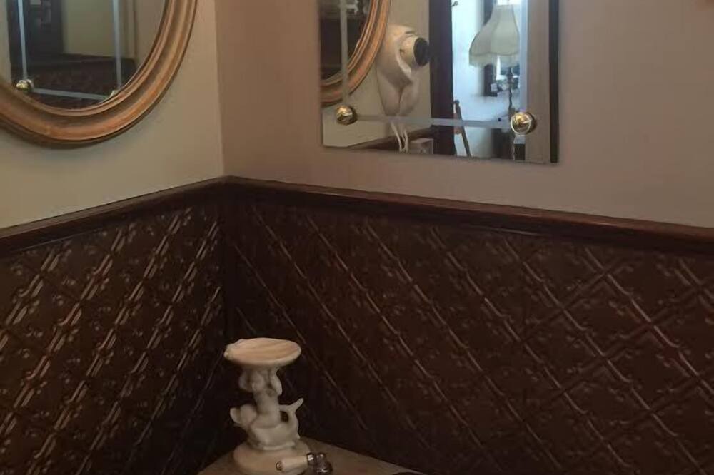 Photo of Bathroom in Jamestown